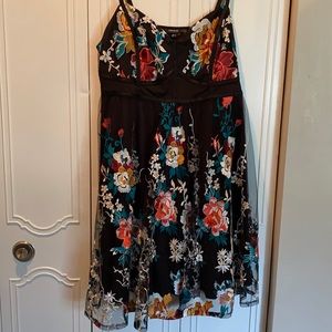 Torrid embroidered dress size 22